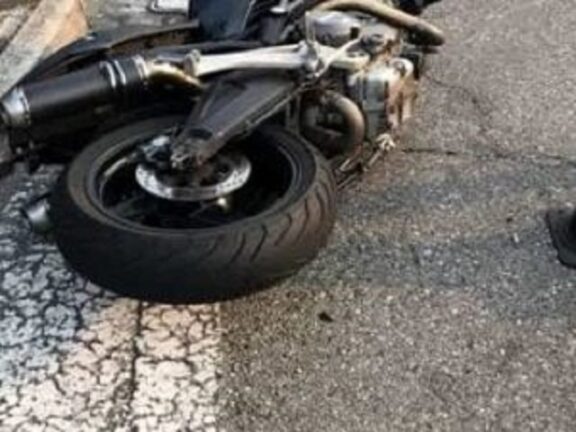 Investe donna sulle strisce, Valter cade dalla moto e muore