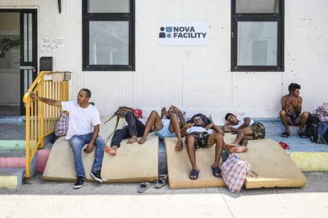 Le pretese degli immigrati clandestini: “Dateci un lavoro e una casa”