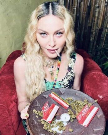 Madonna il compleanno in Giamaica: niente mascherine e tanta marijuana