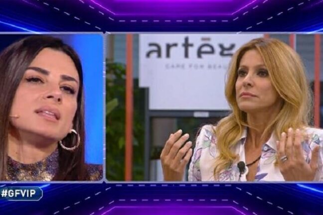 Adriana Volpe attacca Serena Enardu: “Una svista? Una svastica!”
