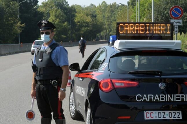 Picchia moglie che gli nega soldi per alcool e prostitute