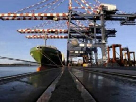 Dramma al porto di Gioia Tauro, muore operaio 28enne