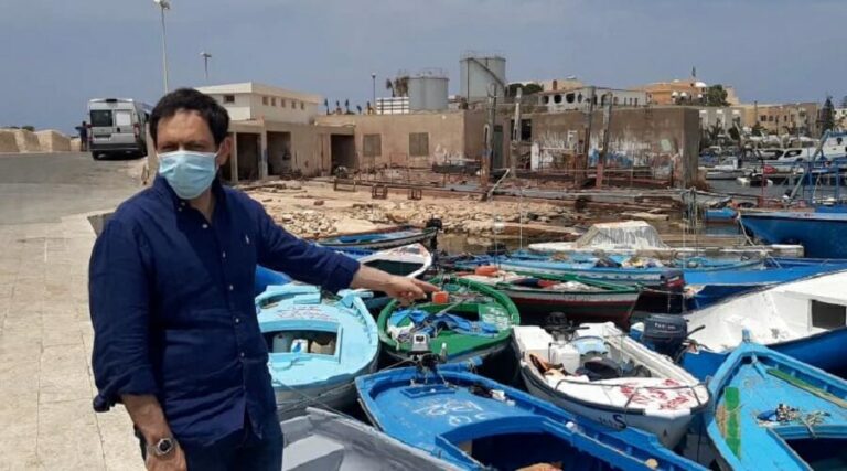 Migranti: 12 sbarchi con 263 persone a Lampedusa