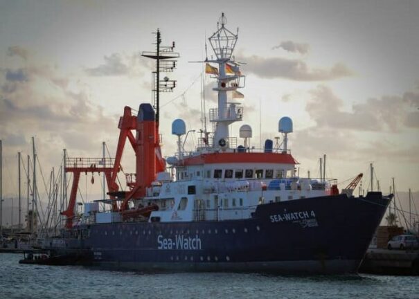 Malta chiude il porto alla Ong e Sea Watch fa rotta sull’Italia