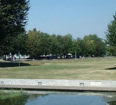 Violenza sessuale di gruppo su una donna svenuta, arrestati tre uomini