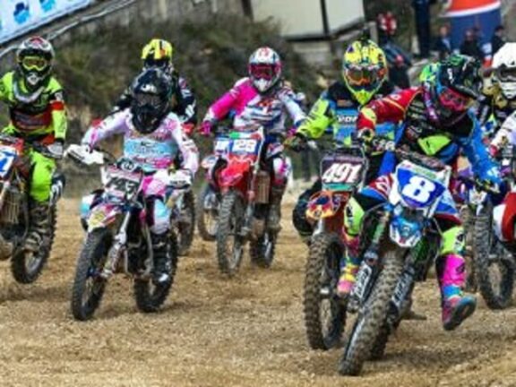 La pista da motocross fa troppo rumore: uomo spara col fucile verso gli spettatori