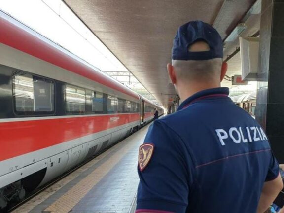 Palpeggia turista incinta, arrestato per violenza sessuale a Bari