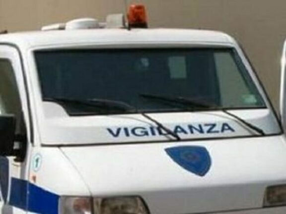 Sventata rapina al portavalori, vigilante si barrica nell’ufficio postale