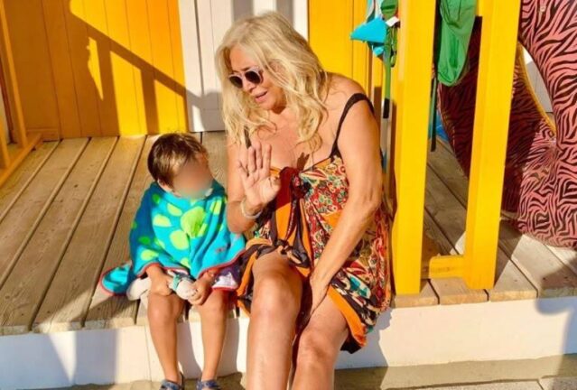 “Sono completamente rincoglionita”, Mara Venier spiazza tutti sui social