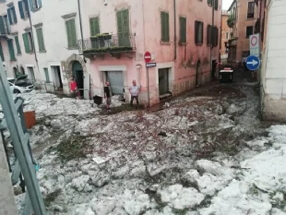 Bomba d’acqua e grandine su Verona, ingenti i danni