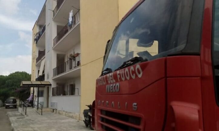 Gallipoli (Lecce): Bomba carta distrugge l’auto di una casalinga, mistero sul movente