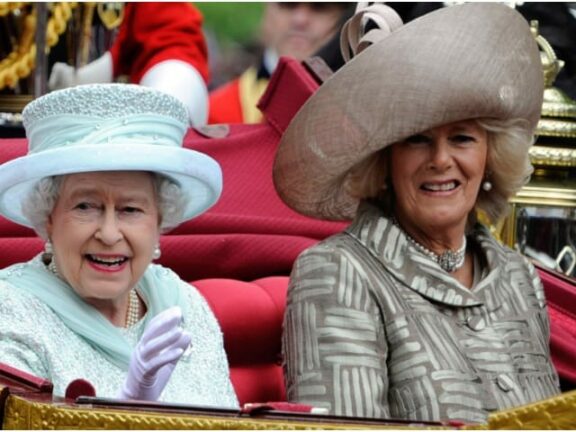 La Regina Elisabetta ha definito Camilla «una donna malvagia»