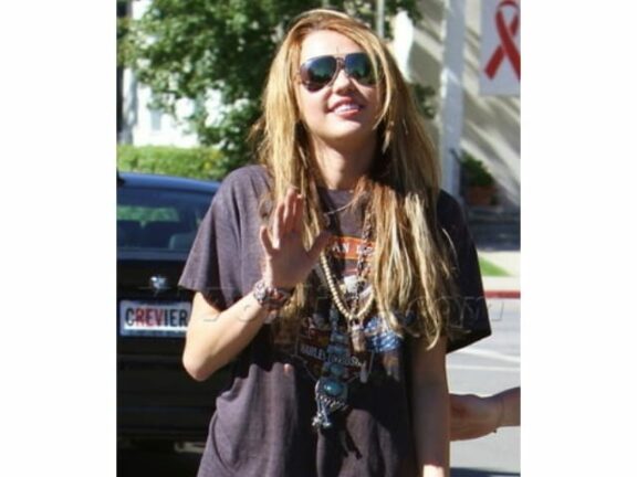 Lutto per Miley Cyrus: straziante addio sui social