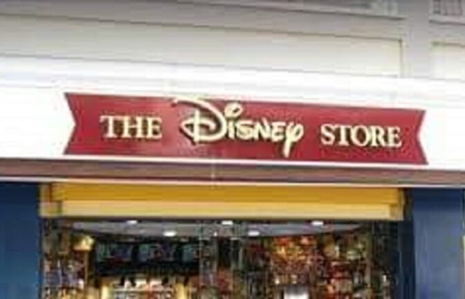 Bari, chiude il Disney Store di via Sparano: annunciate tre ore di sciopero