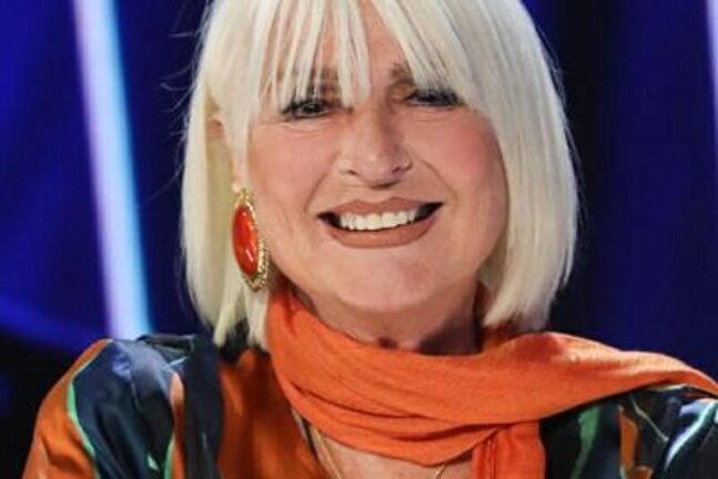 Loretta Goggi compie 70 anni, in lacrime per l’omaggio di Rai1