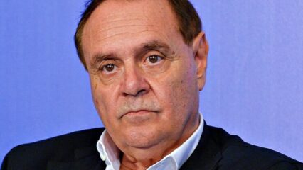Benevento, Clemente Mastella rivela la sua malattia in chiesa: «Pregate per me, spero di farcela»