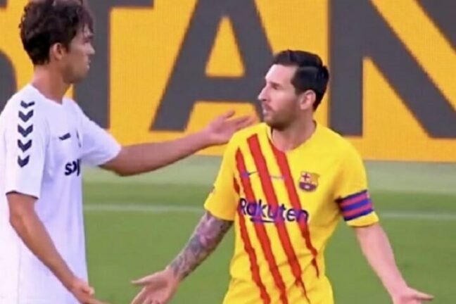 Reazione di Messi alla marcatura asfissiante: “Devo prenderti a calci”