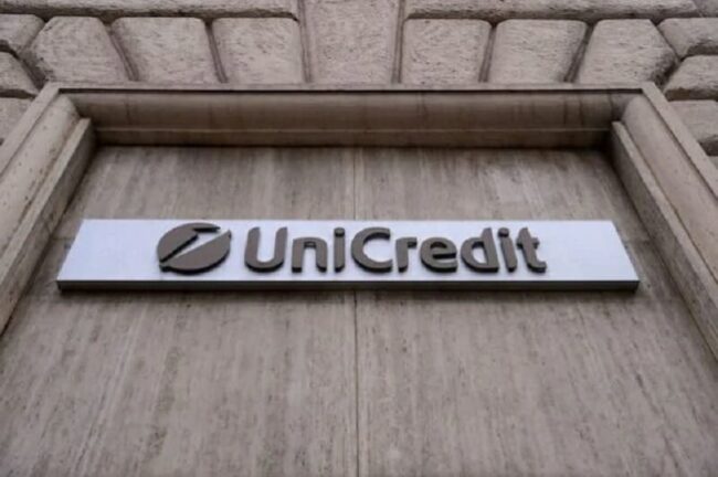 Unicredit down, non si può pagare, prelevare o accedere ai conti online