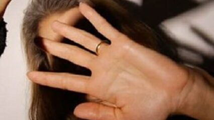 Firenze: accoltella la ex moglie con colpi alle spalle e al volto