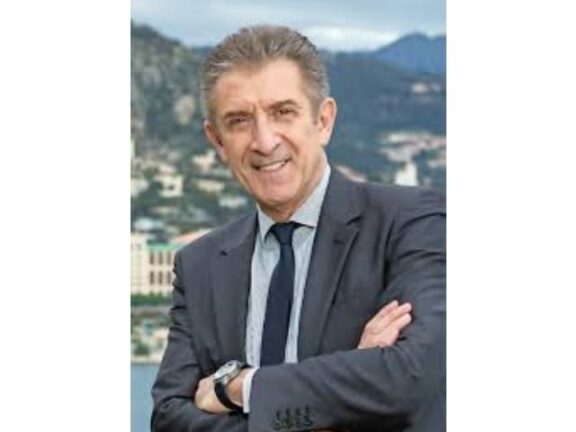 Ezio Greggio colpisce i fan: “voglio lanciare un segnale”
