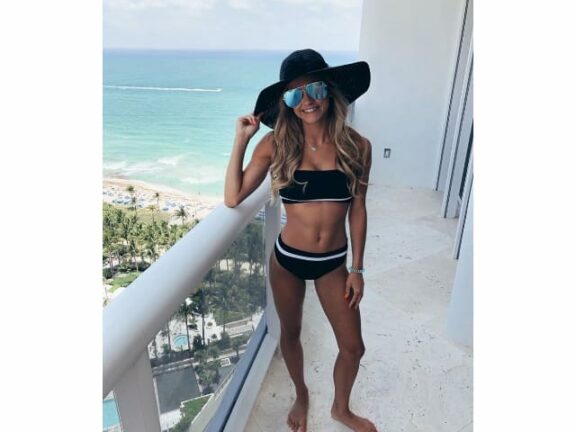 Crystal Davis: beve per un anno acqua, limone e miele e si trasforma