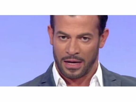 Gianni Sperti cannonata umiliante a Tina Cipollari: “Che differenza…”