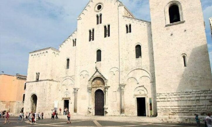 Bari, positivo al coronavirus frate basilica San Nicola: messe sospese