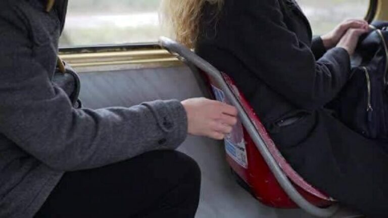 Bari: ruba portafogli su un autobus a Modugno