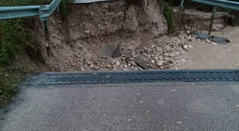 Maltempo a Cassino: crolla un ponte. Auto in acqua si cercano dispersi