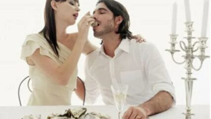 I cibi afrodisiaci per l'uomo aumentano il desiderio e la fame sessuale
