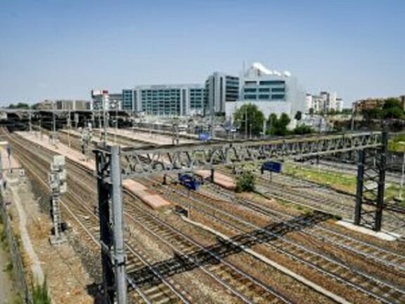 Macabra scoperta in un deposito ferroviario di Milano