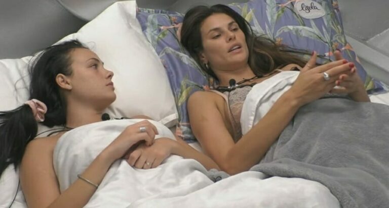 Elisabetta Gregoraci contro tutti, abbandonata anche da Dayane e Rosalinda Elisabetta Gregoraci contro tutti, abbandonata anche da Dayane e Rosalinda