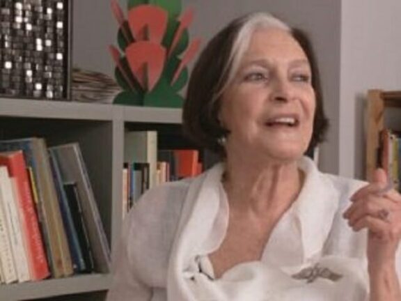 Morta per Coronavirus la moglie di Enzo Mari, la critica Lea Vergine