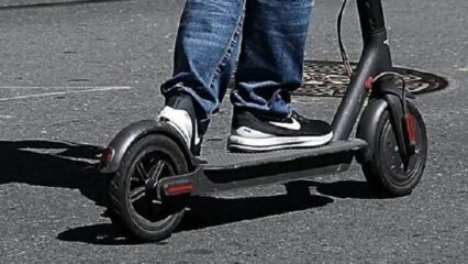 Nova Milanese, cade dal monopattino e muore a 21 anni