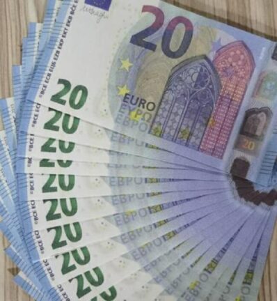 Stampavano banconote da 20 euro false, quattro arresti