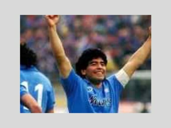 Maradona: “Vorrei che il Covid andasse via e lo scudetto per Napoli”