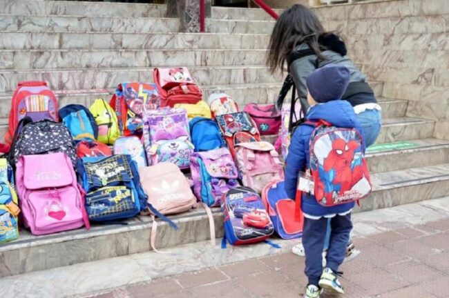 Scuola: il “peso” della cultura negli zaini degli studenti