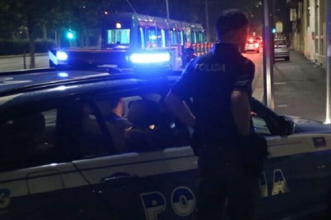 19enne positivo al Covid esce, va sotto casa della ex e aggredisce gli agenti