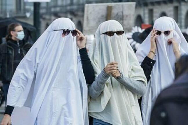 Dopo denunce a 20 giovani, Codacons: arrestare chi fa feste