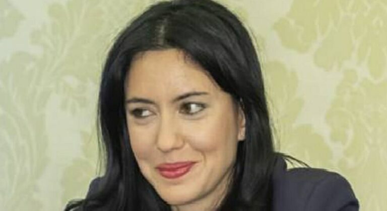 Scuola, Azzolina: per il rientro in classe ora servono test rapidi e tamponi