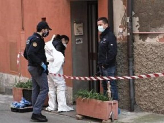 Bologna, uomo uccide a martellate nel sonno l’anziano padre