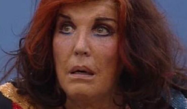 Schiaffi al Grande Fratello la contessa De Blank picchia Enock