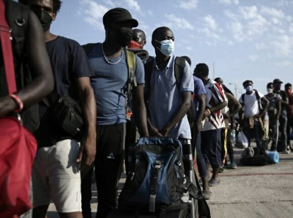 Lampedusa è in piena emergenza: sbarcati più di mille migranti