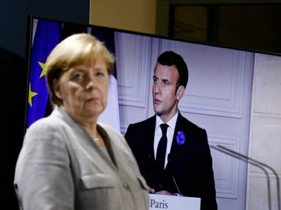 Merkel e Macron isolano l’Italia e umiliano Conte
