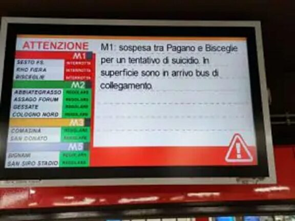 Milano, tentato suicidio in metro: linea rossa M1 sospesa tra Pagano e Bisceglie
