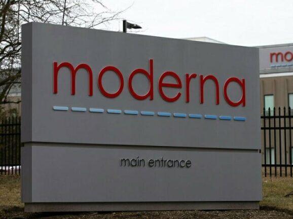 Vaccino anti Covid, accordo preliminare tra Moderna e Ue