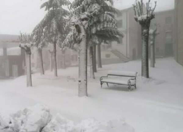 Previsioni meteo freddo in arrivo, neve in pianura: dove e quando