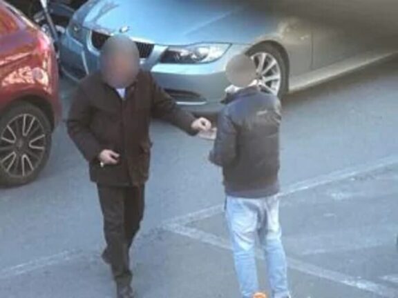 Mani camorra sui parcheggiatori abusivi: anche 2mila euro a serata