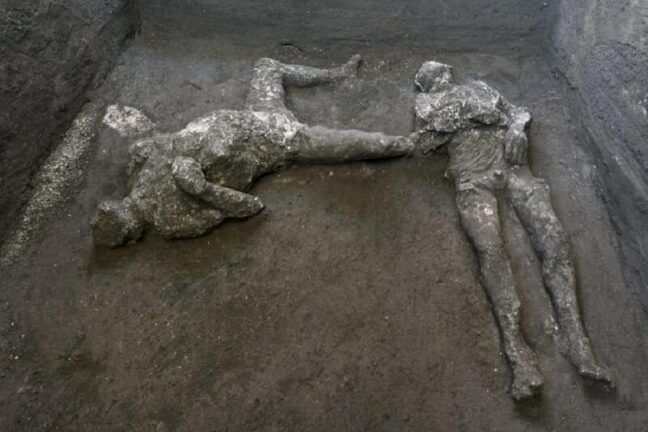 Raccapricciante scoperta agli scavi di Pompei, ritrovati due corpi intatti