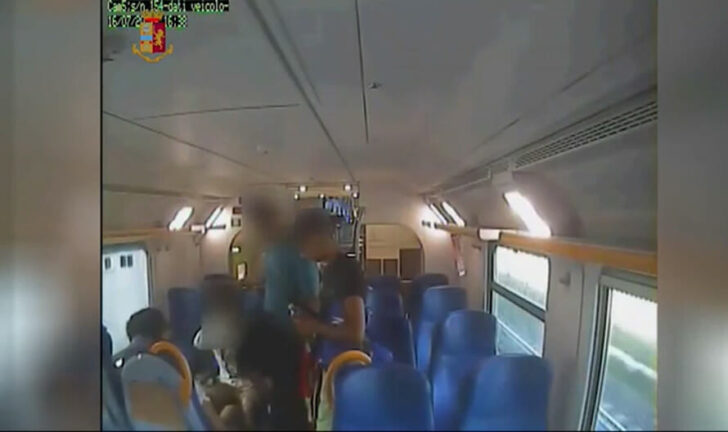 Rapinavano giovani passeggeri sui treni minacciandoli con coltelli e bastoni